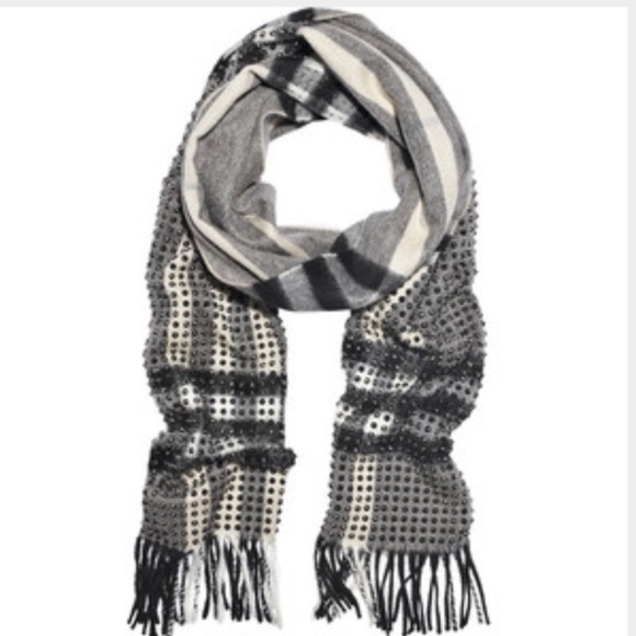 BURBERRY HAT & STUDDED SCARF SET ❤️💕 - Picture 5 of 5